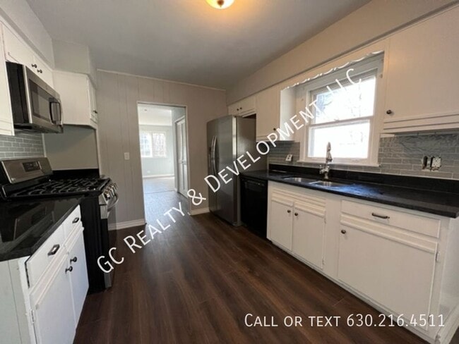 Building Photo - 22W220 Burr Oak Dr
