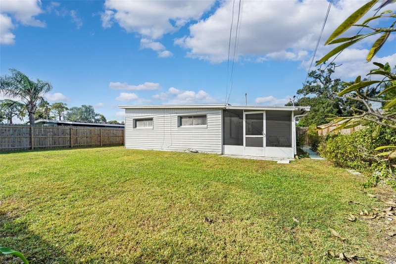 Building Photo - 10949 105th St