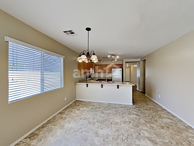 Building Photo - 22570 W Mohave St