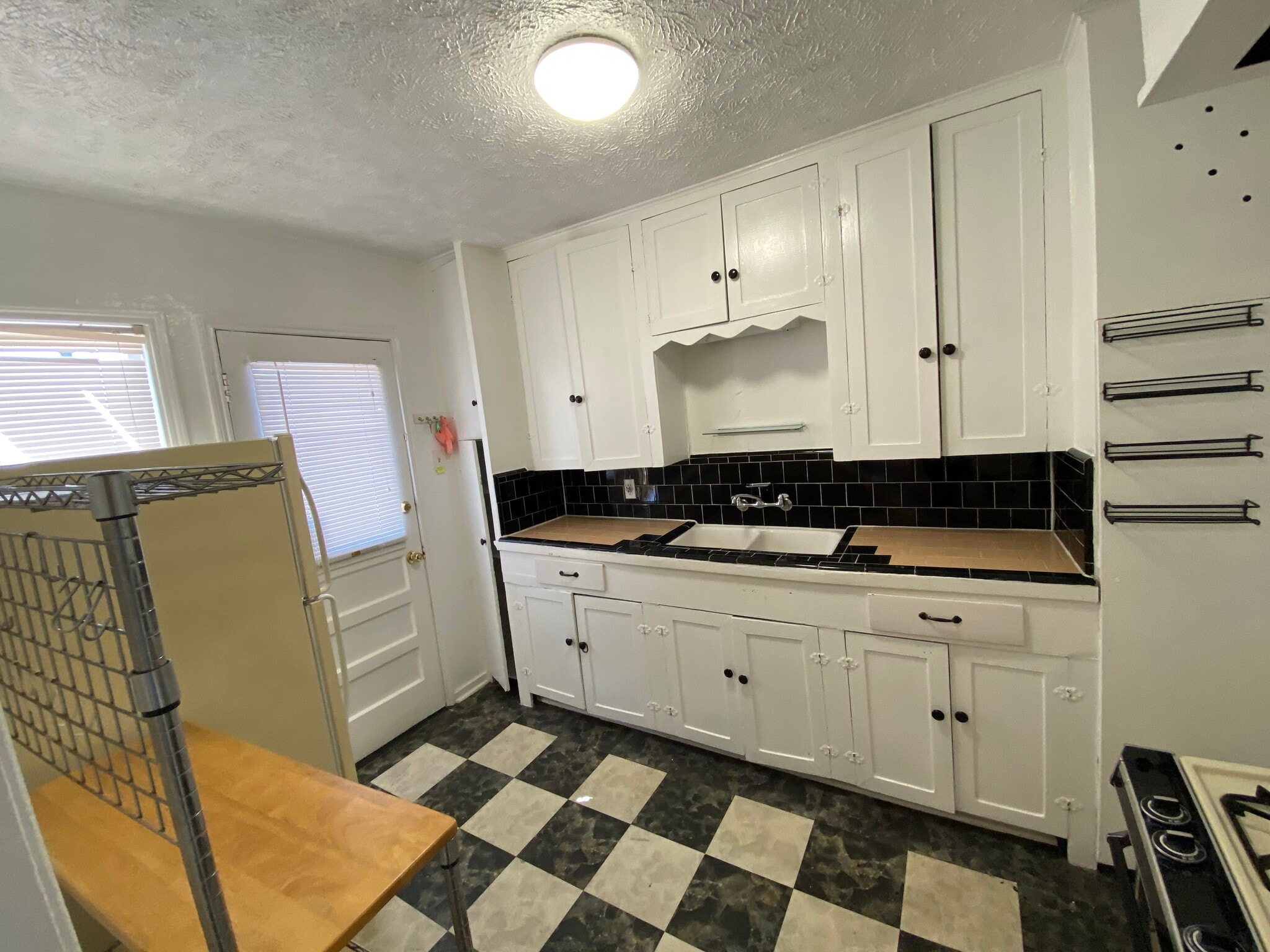 Building Photo - 4420 Roseland St