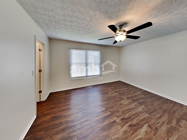 Building Photo - 536 Richwood Drive