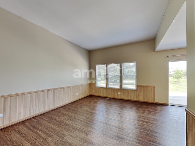 Building Photo - 1708 Lake Pointe Ct