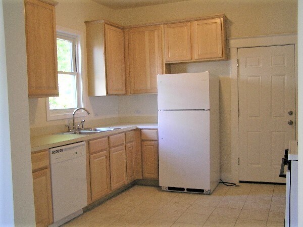 Building Photo - 240 Sheridan Ave