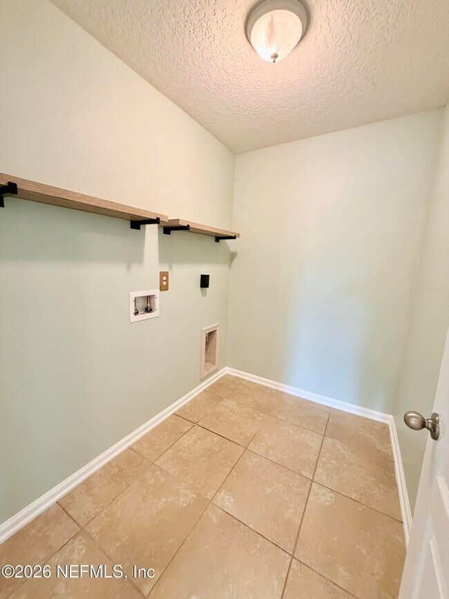 Building Photo - 395 Forest Meadow Ln