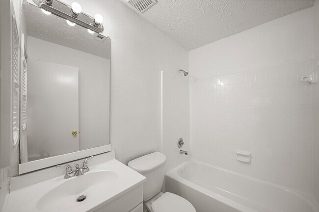 Building Photo - 20614 Park Row Blvd