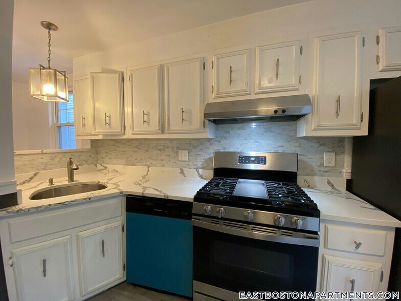 Building Photo - 31 Falcon St