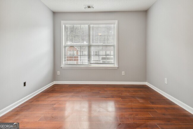 Building Photo - 4084 Howell Park Rd