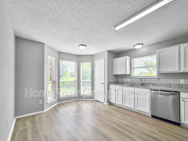 Building Photo - 1140 Sandalwood Dr