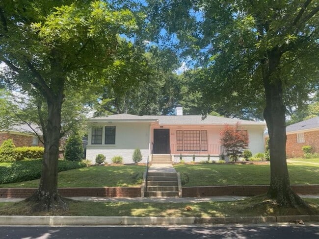 Building Photo - Beautiful Mid-town home 3br/2ba, newly ren...