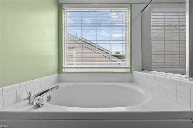 Building Photo - Graystone Reserves