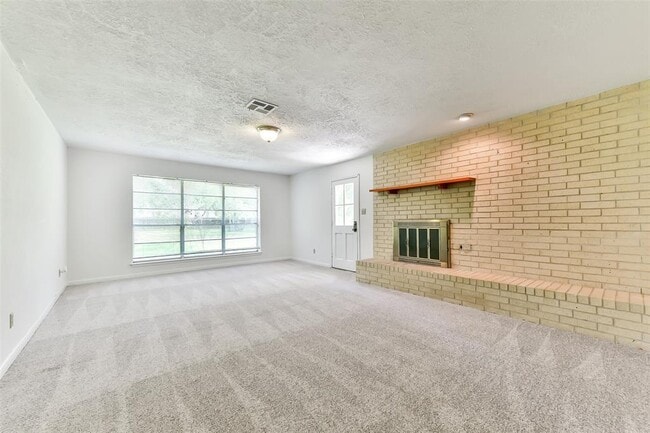 Building Photo - 3405 E Circle Dr