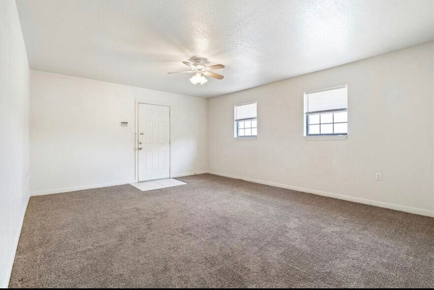 Building Photo - 317 N Katy Rd