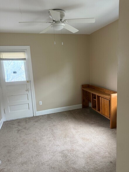 Building Photo - 2007 Barrows St