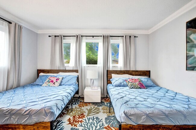 Building Photo - 5415 Harrison St