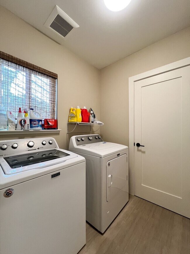 Building Photo - Luxury Living in one of Napa Valley's Most Prestigious Gated Commmunities