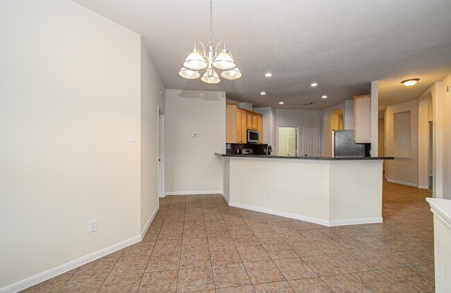 Building Photo - 1904 Roaring Springs Ct