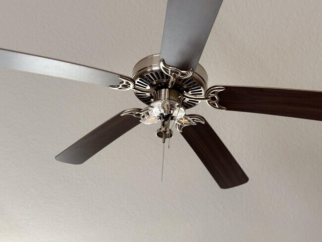 Building Photo - 301 Macarthur Dr