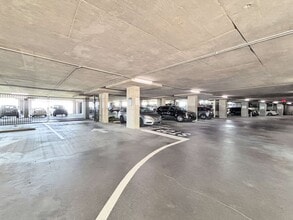 Building Photo - A 2 BR Lifestyle of Luxury at One Vinings Mountain!