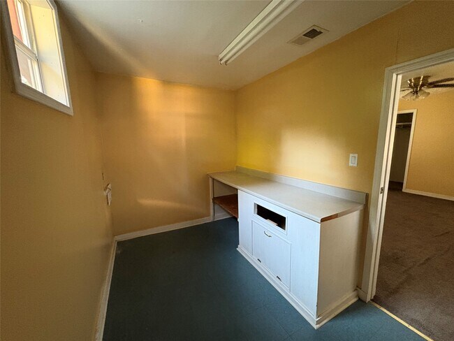 Building Photo - 5234 Claremont St