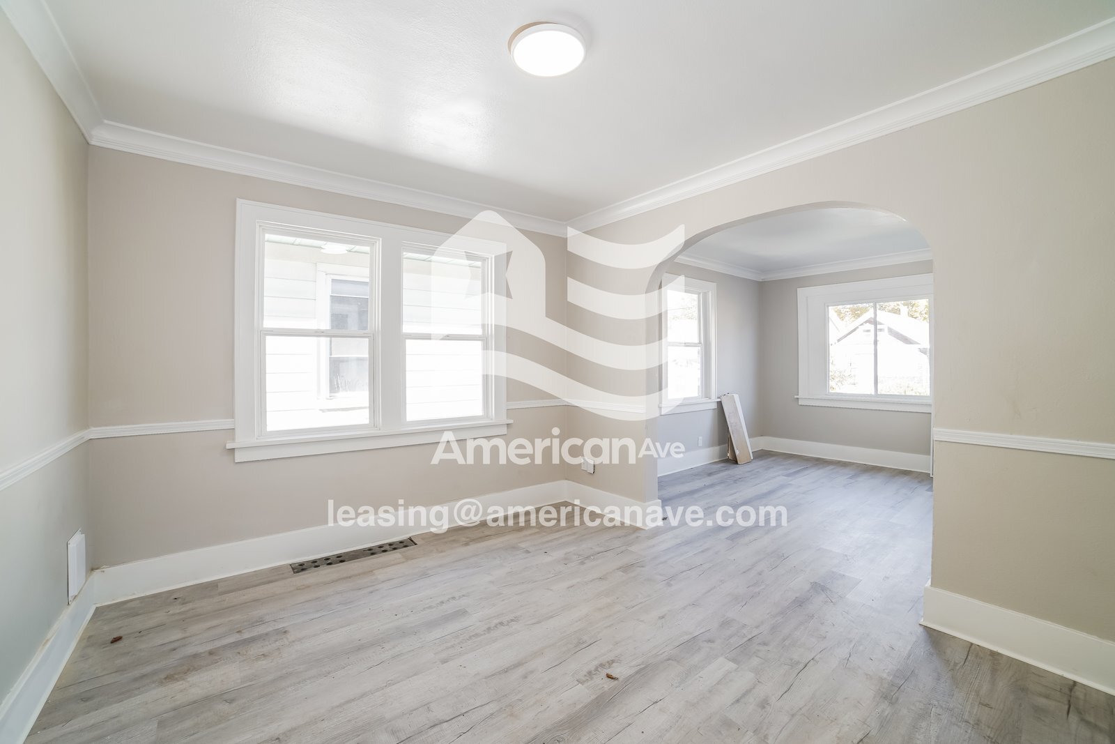 Building Photo - 608 E Thrush Ave