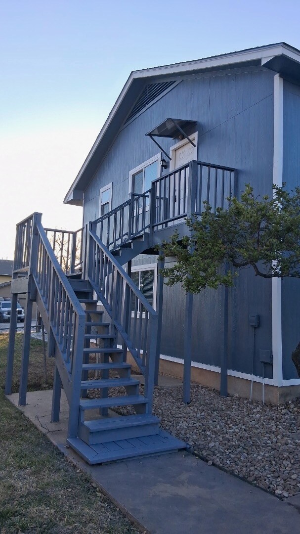 Building Photo - 2107 Conestoga Trl