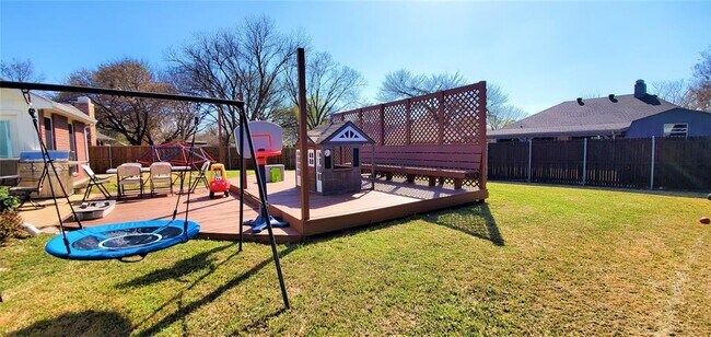 Building Photo - 5213 Valleydale Dr