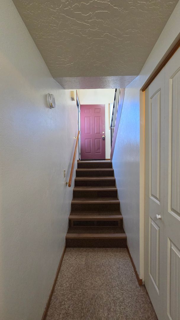 Building Photo - 806 Spartan Dr