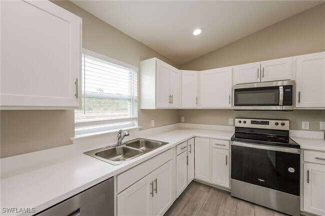 Building Photo - 3237 Ruth Ln