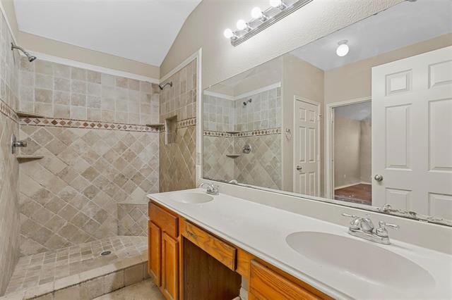 Building Photo - 2811 Briarbrook Dr