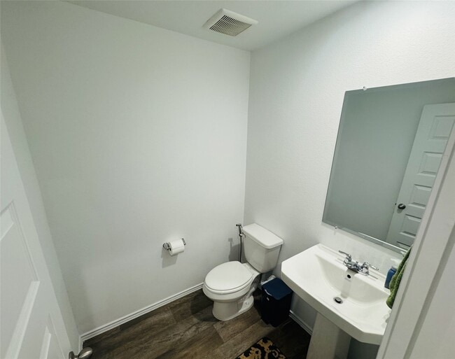 Building Photo - 31726 Sutton Mdws Ln