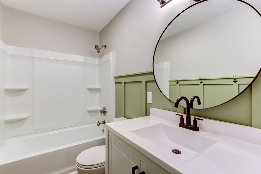 Building Photo - 48 Clark St