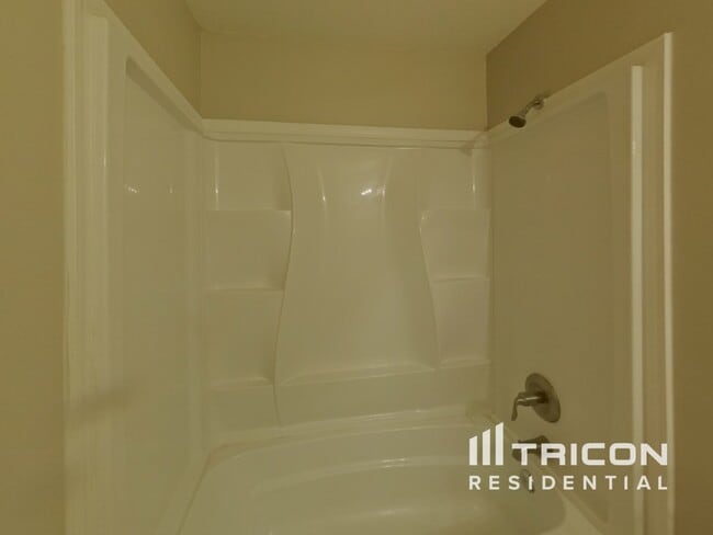 Building Photo - 6466 Splitpine Ct