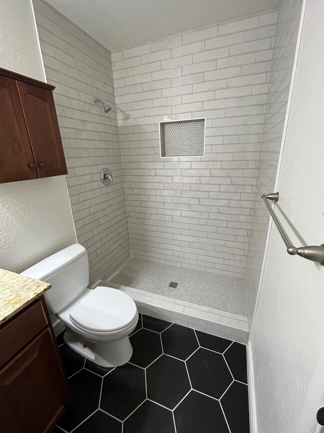 Building Photo - Scottsdale Home that has everything you need!