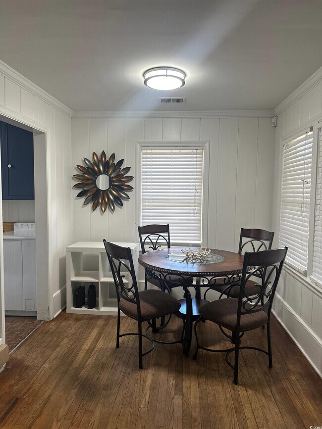 Building Photo - 519 32nd Ave N