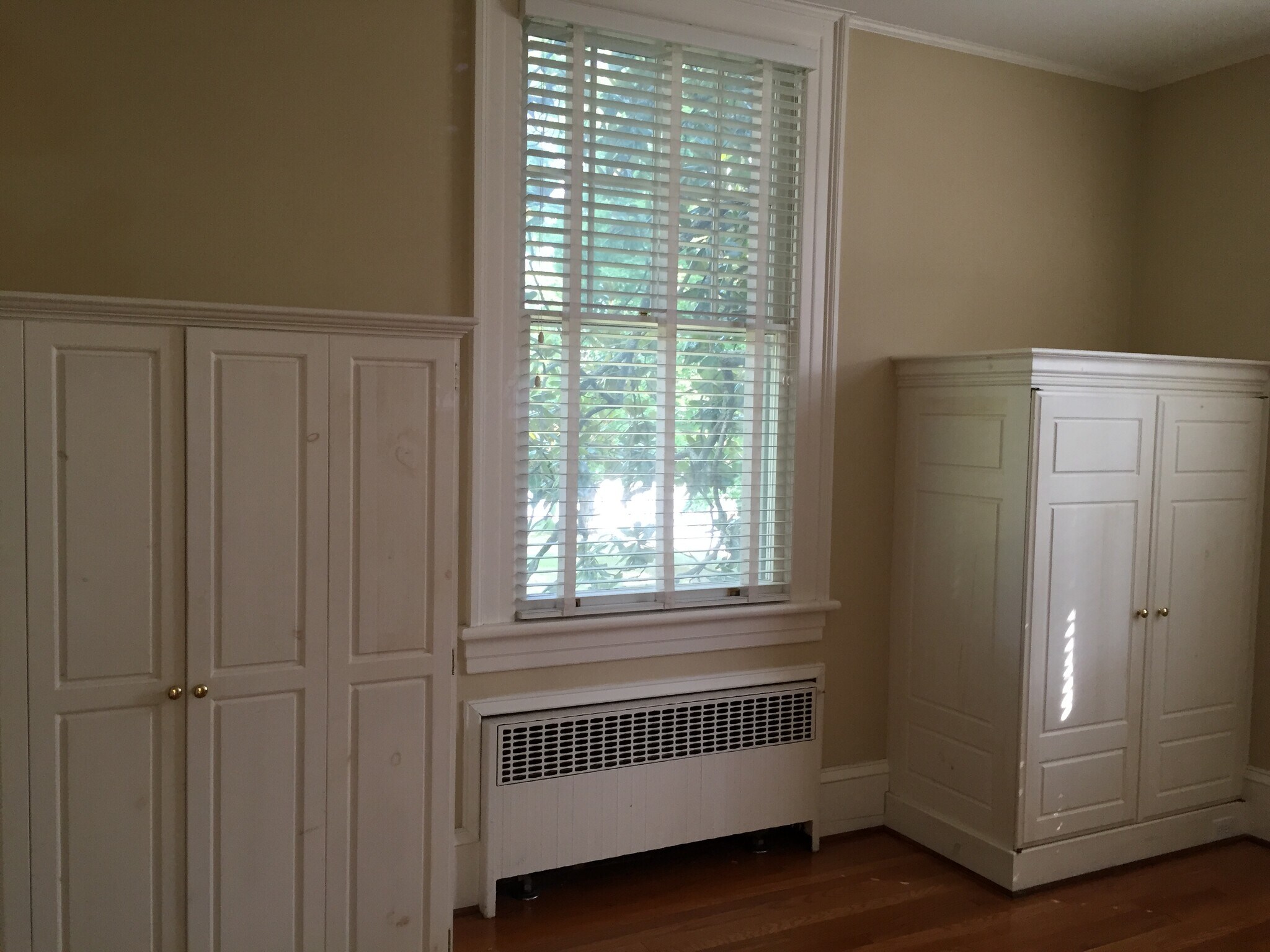 Dressing Room - 1403 N Augusta St