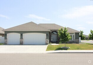 Building Photo - 3 Bed/2 Bath Kennewick Home with Office