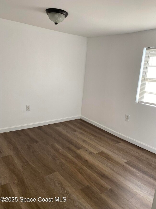 Building Photo - 1903 Fletcher St