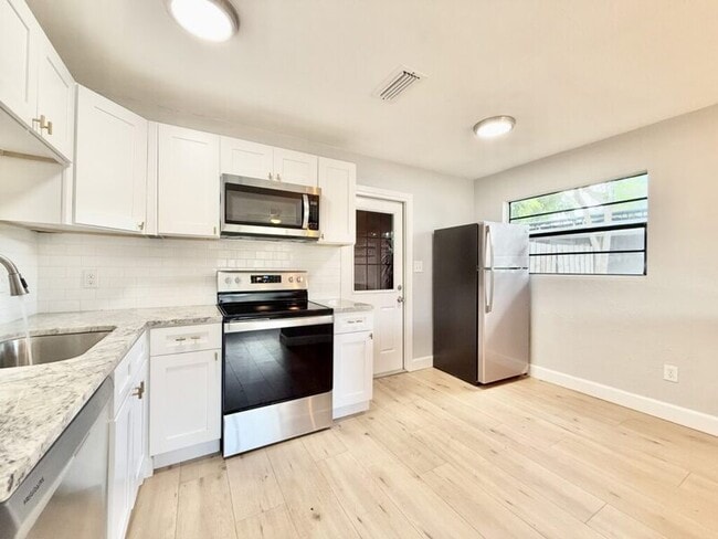 Building Photo - 5131 13th Ave N