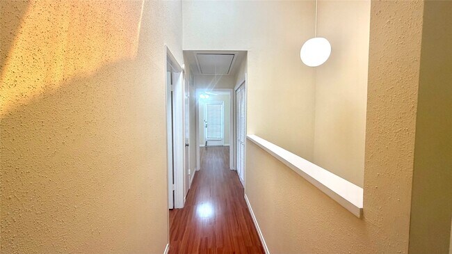 Building Photo - 11710 Southlake Dr