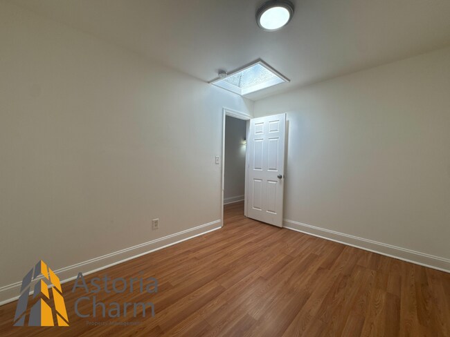 Building Photo - 1303 N Milton Ave