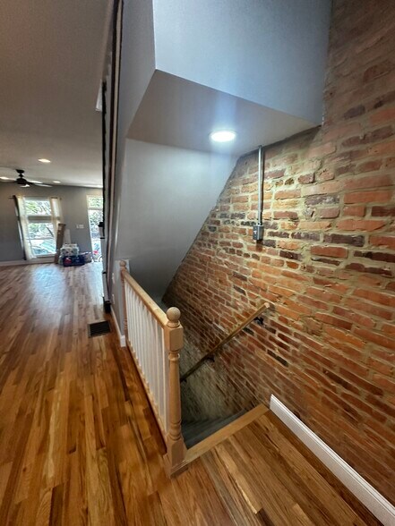 Building Photo - 314 Oldham St