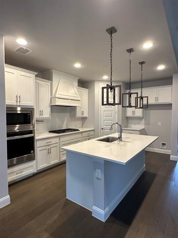 Building Photo - 3503 Clara Dr