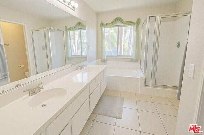 Building Photo - 16462 Turnbury Ct