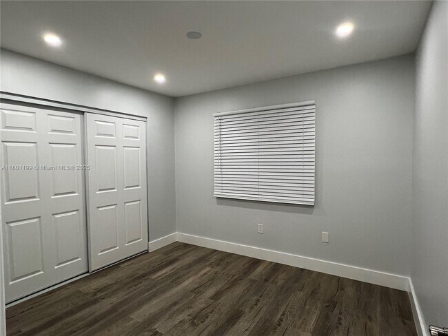 Building Photo - 3815 SW 89th Ave