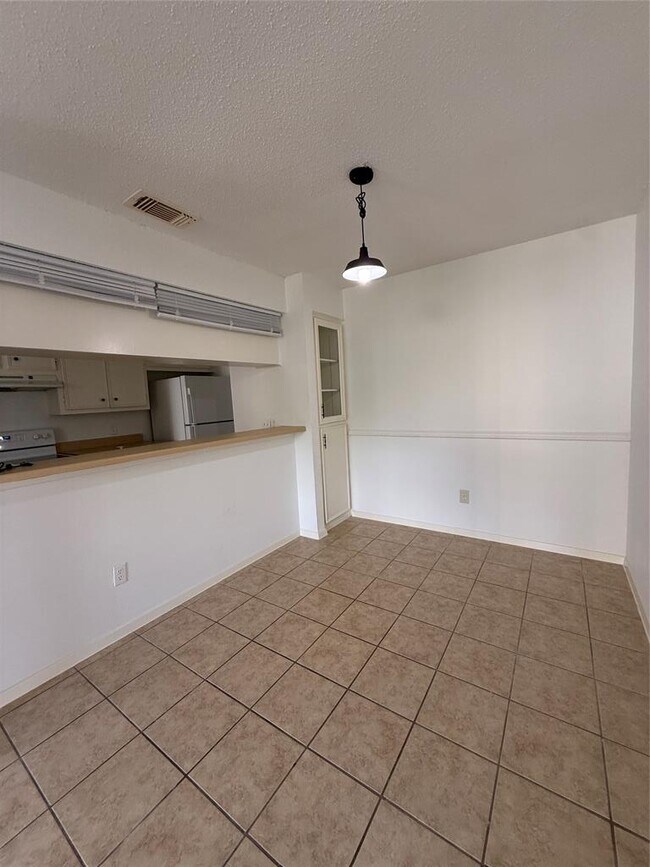 Building Photo - 10616 Mellow Meadow Dr