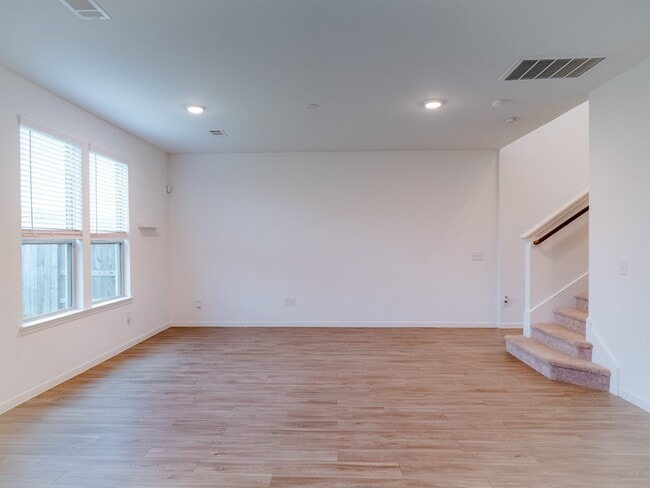 Building Photo - 8214 Star Ter Dr