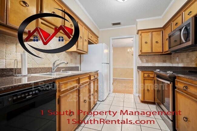 Building Photo - 2205 Woodhillcrest Dr