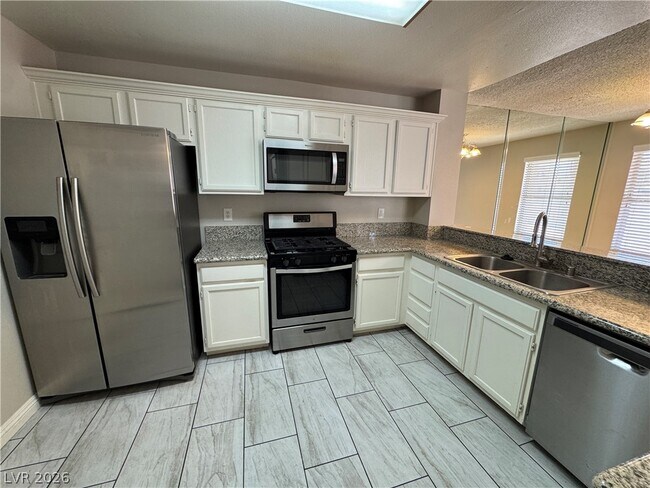 Building Photo - 8653 Freeport Ln