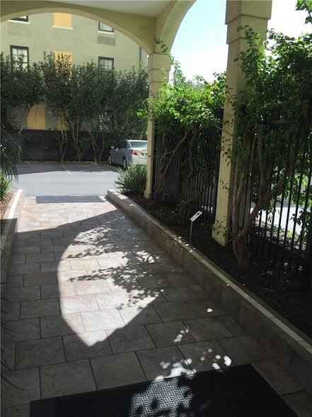 Building Photo - 1205 St Charles Ave