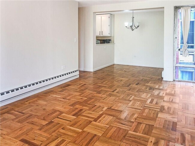 Building Photo - 87 Glenbrook Rd